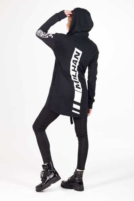 Stylish elongated hoodie