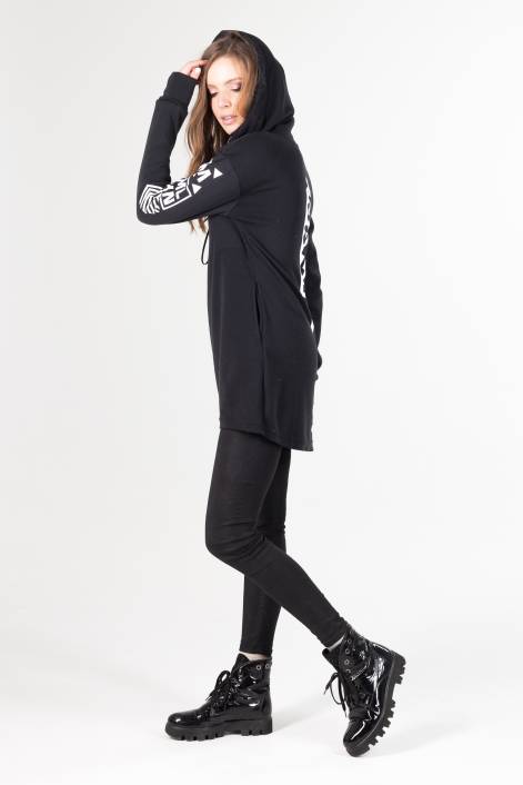 Stylish elongated hoodie