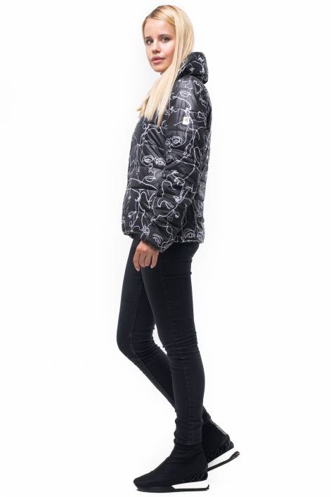 Чорна куртка з принтом №1872