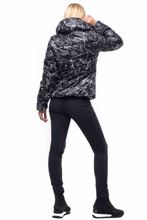 Чорна куртка з принтом №1872