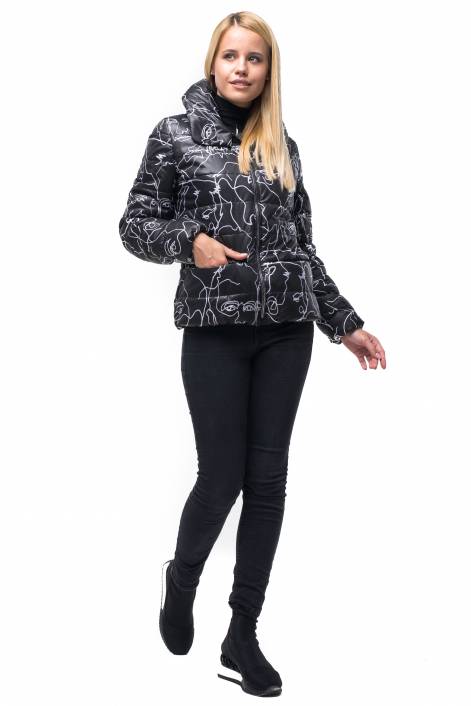 Чорна куртка з принтом №1872