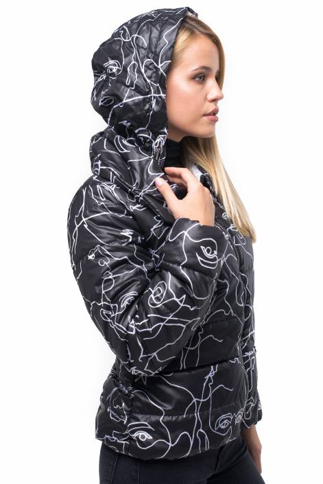 Чорна куртка з принтом №1872
